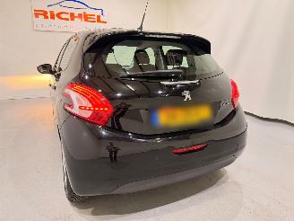 Peugeot 208 HB 1.2 VTi Envy Clima picture 16