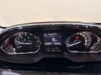 Peugeot 208 HB 1.2 VTi Envy Clima picture 35