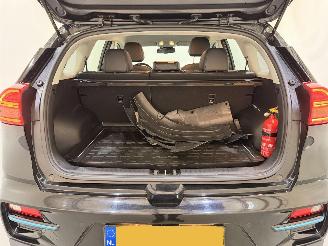 Kia e-Niro 64kWh DynamicLine Aut picture 32