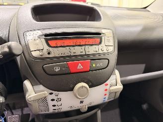 Peugeot 107 HB 1.0-12V XS Airco picture 13