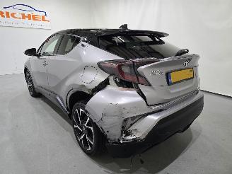 Toyota CH-R 1.8 Hybrid BI-Tone Plus Leder Cruise Bjr.2017 picture 4