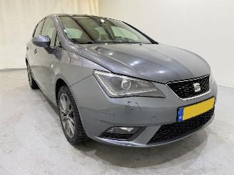 Schadeauto Seat Ibiza HB 1.2 TSI i-TECH Aut7 Pano/Navi/Clima 2014/2