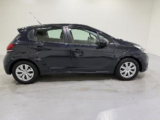 Peugeot 208 HB 1.2 PureTech Blue Lion picture 21