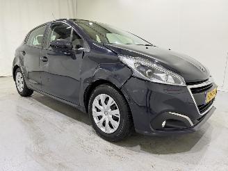 krockskadad bil auto Peugeot 208 HB 1.2 PureTech Blue Lion 2017/10