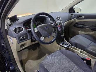 Ford Focus Wagon 1.6-16V Futura Automaat picture 10