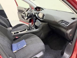 Peugeot 308 HB 1.2 PureTech Blue Lease Executive picture 7