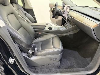 Tesla Model Y Standard Range picture 7