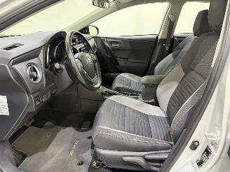 Toyota Auris HB 1.8 Hybrid Comfort Dynamic picture 34
