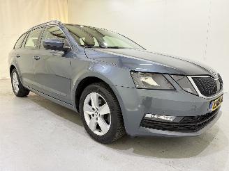 Voiture accidenté Skoda Octavia Combi 1.5 TSI Style Aut7 2019/1
