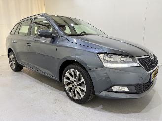krockskadad bil auto Skoda Fabia Combi 1.0 TSI Business Edition 2021/10