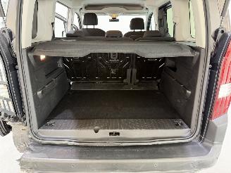Peugeot Rifter MPV 1.2 PureTech 110 Style picture 38