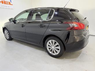 Peugeot 308 HB 1.2 PureTech Allure Pano picture 36