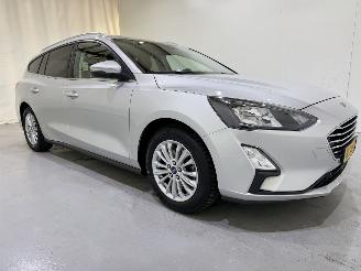 Voiture accidenté Ford Focus Wagon 1.0 EcoB. Aut. Titanium X Business 2021/11
