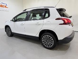 Peugeot 2008 1.2 PureTech 110 Allure picture 4