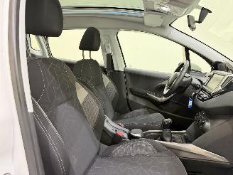 Peugeot 2008 1.2 PureTech 110 Allure picture 11