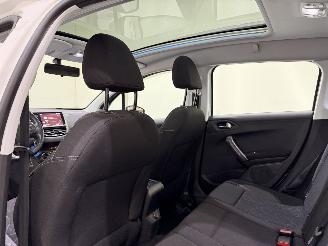 Peugeot 2008 1.2 PureTech 110 Allure picture 36