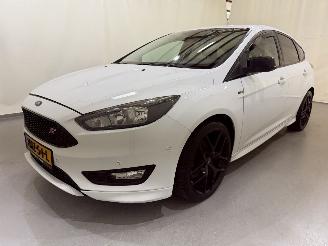 Ford Focus HB 1.5 EcoBoost Titanium picture 3