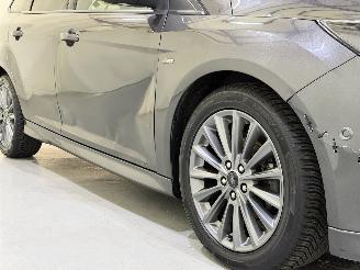 Ford Focus Wagon ST-Line 140 EcoBoost picture 12