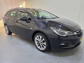 Schadeauto Opel Astra SPORTS TOURER 1.0 Innovation 77Kw Bjr.2016 2016/6