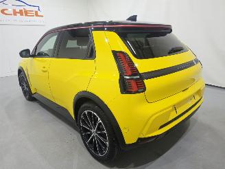 Renault 5 Electric 150 Comfort Range Iconiq Cinq picture 14