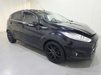 krockskadad bil auto Ford Fiesta 1.5 TDCi Titanium Lease 5.Drs 70Kw 2015/12