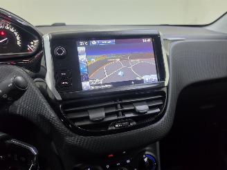 Peugeot 2008 1.2 PureTech Blue Lion AC Navi Panoramadak picture 16