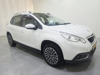 krockskadad bil auto Peugeot 2008 1.2 PureTech Blue Lion AC Navi Panoramadak 2016/5