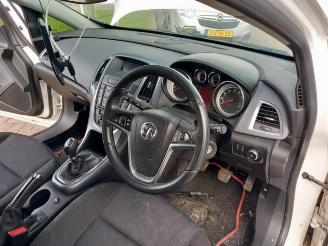 Opel Astra Astra J GTC (PD2/PF2), Hatchback 3-drs, 2011 / 2018 1.4 Turbo 16V ecoFLEX 120 picture 10