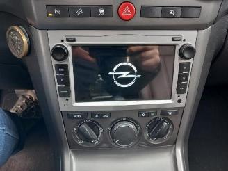 Opel Antara Antara (LA6), SUV, 2006 / 2017 3.2 V6 24V 4x4 picture 19