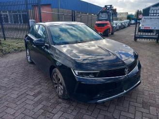 Vrakbiler auto Opel Astra Astra L (F3/FB/FM/FP), Hatchback 5-drs, 2021 1.2 Turbo 130 12V 2023/3