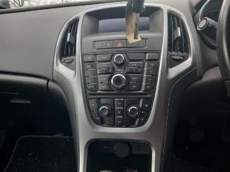 Opel Astra Astra J GTC (PD2/PF2), Hatchback 3-drs, 2011 / 2018 1.4 Turbo 16V ecoFLEX 140 picture 17