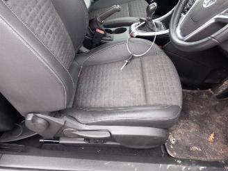 Opel Astra Astra J GTC (PD2/PF2), Hatchback 3-drs, 2011 / 2018 1.4 Turbo 16V ecoFLEX 120 picture 15