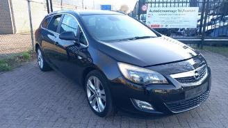 Vrakbiler auto Opel Astra Astra J Sports Tourer (PD8/PE8/PF8), Combi, 2010 / 2015 1.4 Turbo 16V 2011/4