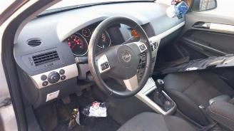 Opel Astra Astra H (L48), Hatchback 5-drs, 2004 / 2010 1.6 16V picture 10
