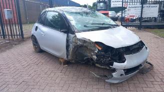 Vrakbiler auto Opel Adam Adam, Hatchback 3-drs, 2012 / 2019 1.2 16V 2015/11