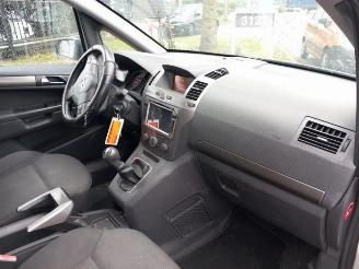 Opel Zafira Zafira (M75), MPV, 2005 / 2015 2.2 16V Direct Ecotec picture 10