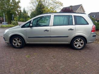 Opel Zafira Zafira (M75), MPV, 2005 / 2015 2.2 16V Direct Ecotec picture 4