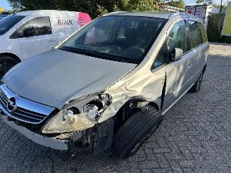  Opel Zafira 1.8 2011/5