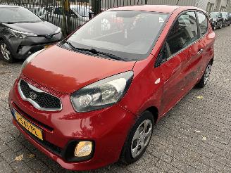 skadebil auto Kia Picanto 1.0   3 Drs 2012/12
