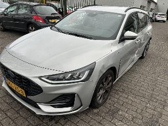 Vaurioauto  passenger cars Ford Focus Stationcar 1.0 Hybrid EcoBoost ST Line 2024/9