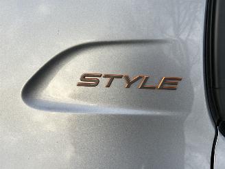 Peugeot 208 1.2 Hybrid  Automaat Style  met 2836 Km  ( nieuwprijs 30500,00 ) picture 4