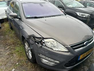 Damaged car Ford Mondeo Wagon 2.0 TDCI Titanium 2011/10