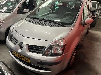 Voiture accidenté Renault Modus 1.2 TCE  Dynamic 2008/1