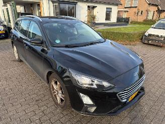 Ford Focus 1.0 EcoBoost Stationcar  Edition Business picture 4