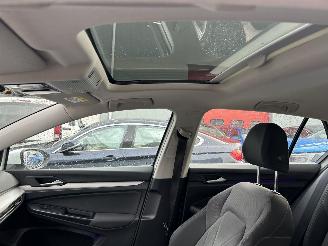 Volkswagen Golf 2.0 TDI  Style  ( panoramadak )  5 Drs picture 11