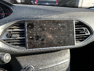 Peugeot 308 Stationcar 1.2 PT  Allure picture 8