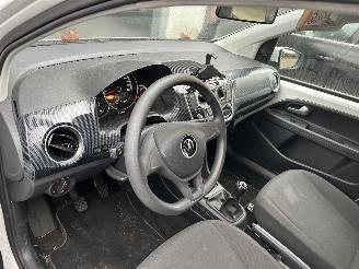 Volkswagen Up! 1.0 picture 10