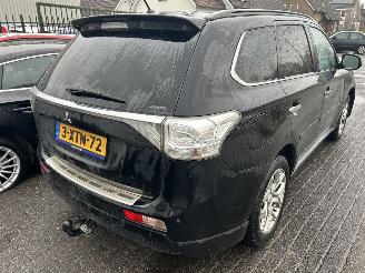 Mitsubishi Outlander 2.0 Hybrid  Automaat picture 4
