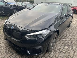 krockskadad bil auto BMW 1-serie 118i  Business Edition 2021/8