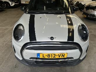 Mini Cooper 1.5 Business Edition picture 2